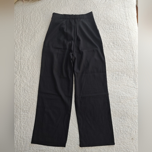 Flowy wide leg black pant - Picture 2 of 3